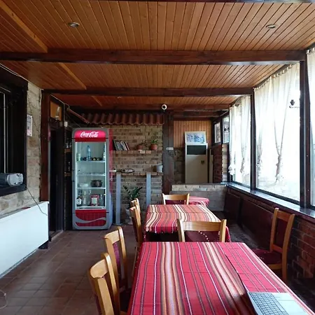 Toncho's For 16 Guests Pensjonat Arbanasi